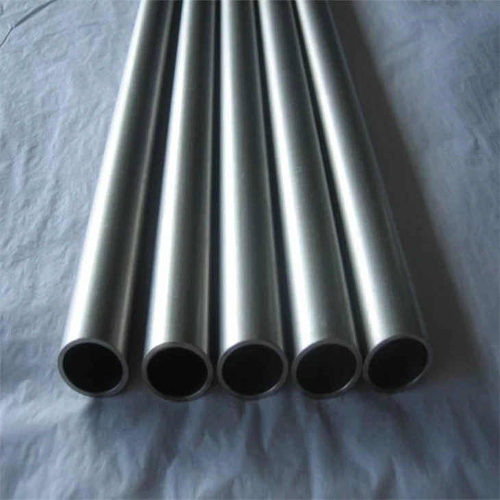 Tubo soldado de titanio ASTM B338 Gr2 Tubo soldado de titanio ASTM B338 Gr2